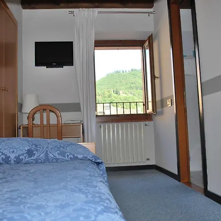 All'ancora 2* Garda (Verona)