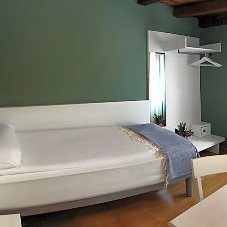 All'ancora Szálloda Garda