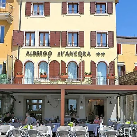 All'ancora Гарда