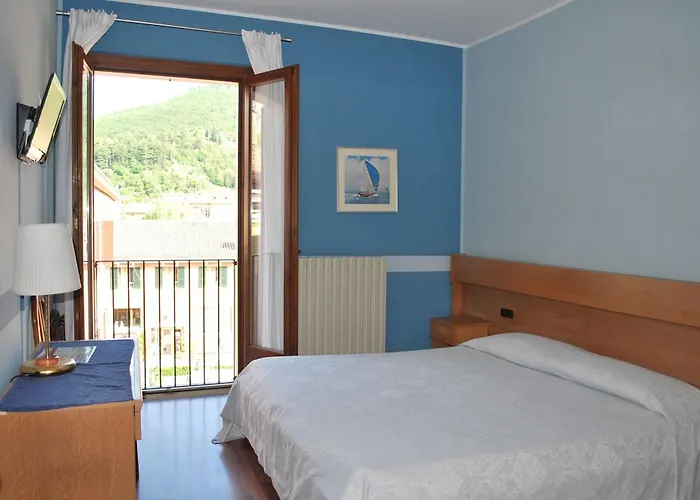 All'ancora Garda (Verona)