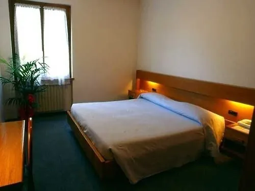 All'ancora Garda (Verona)